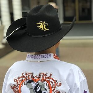 Meet your Posher, Eric